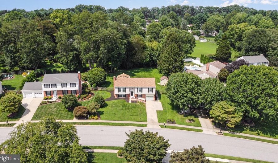 121 REGENT Dr, Bel Air, MD 21014 - 5 Beds, 3 Bath