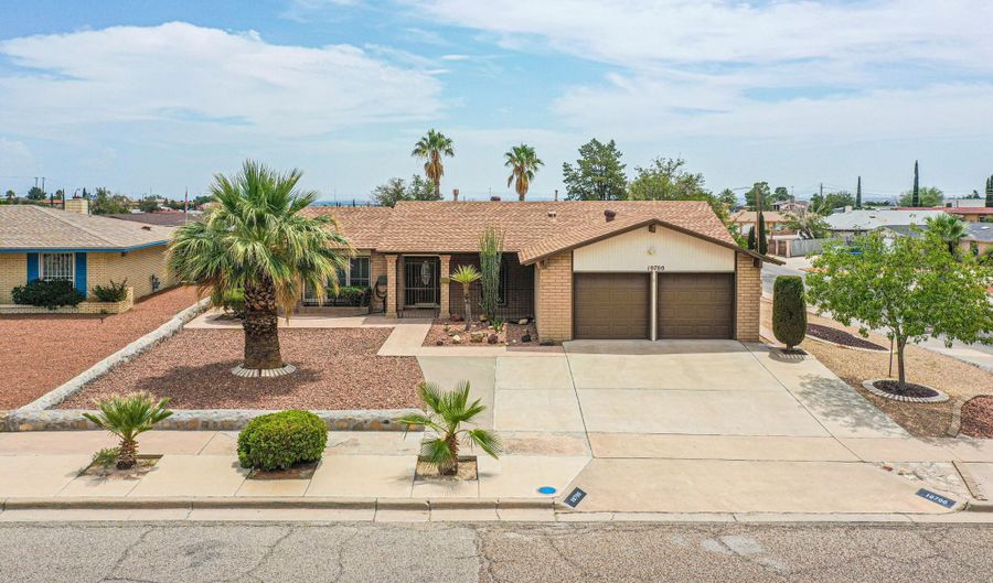 10700 LAKEWOOD Ave, El Paso, TX 79935 - 4 Beds, 2 Bath