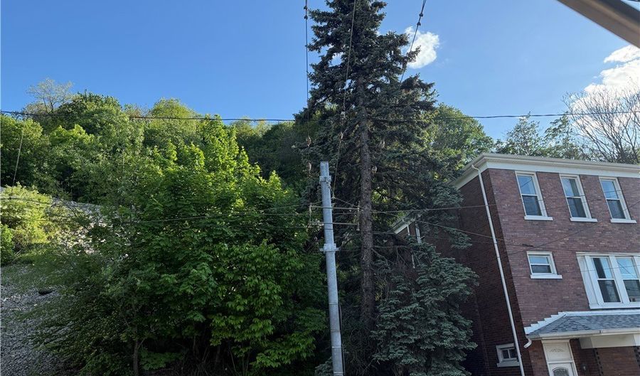 320 Arlington Ave, Airville, PA 15203 - 0 Beds, 0 Bath
