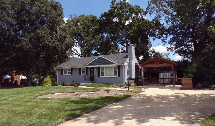5915 BROOKLAND Rd, Alexandria, VA 22310 - 3 Beds, 2 Bath