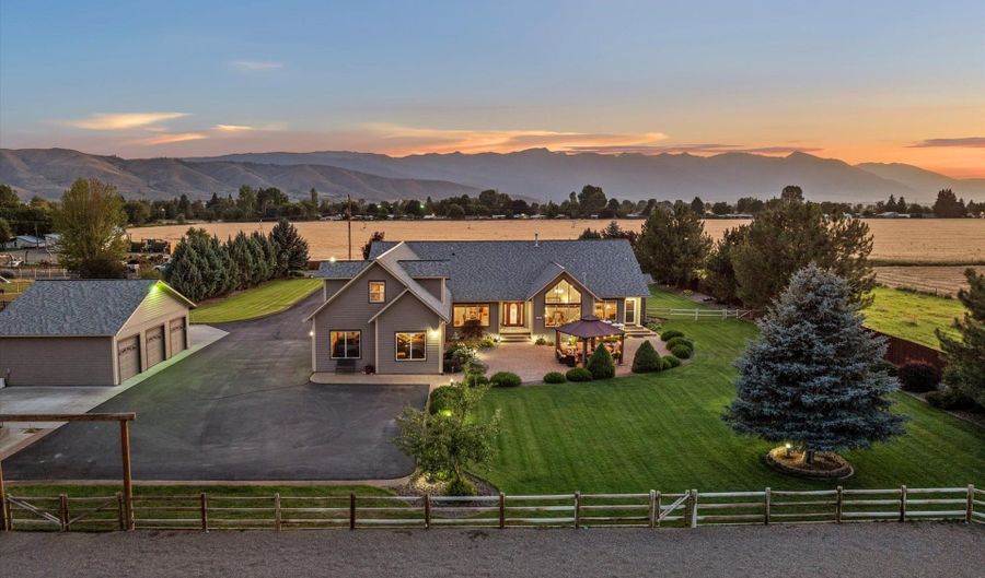 1460 H St, Baker City, OR 97814 - 4 Beds, 4 Bath