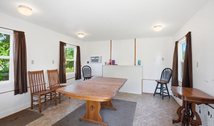 20535 GOLDEN THOMPSON Rd, Avenue, MD 20609 - 5 Beds, 4 Bath