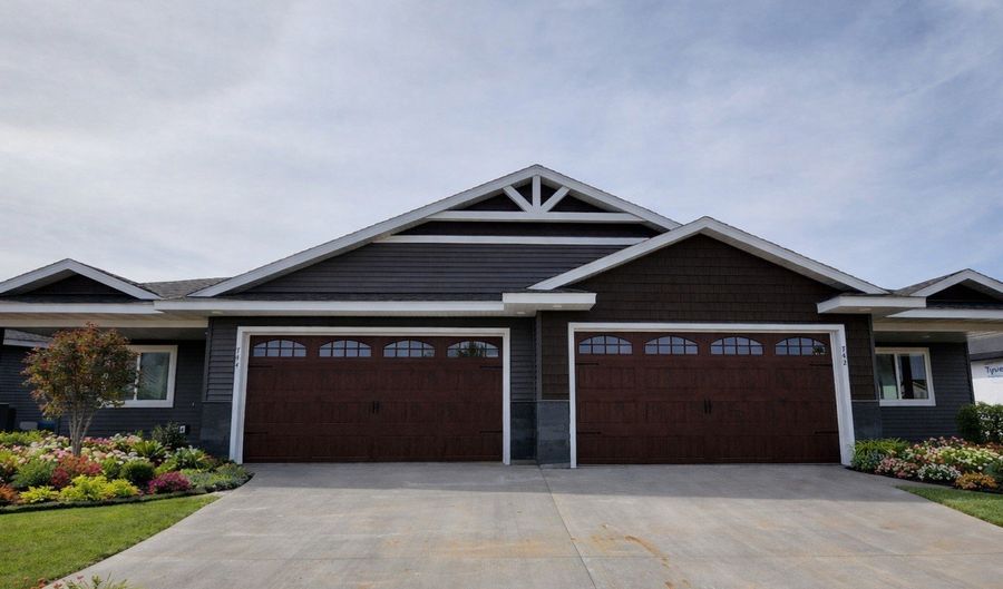 742 Sequoia Dr, Altoona, WI 54720 - 3 Beds, 3 Bath