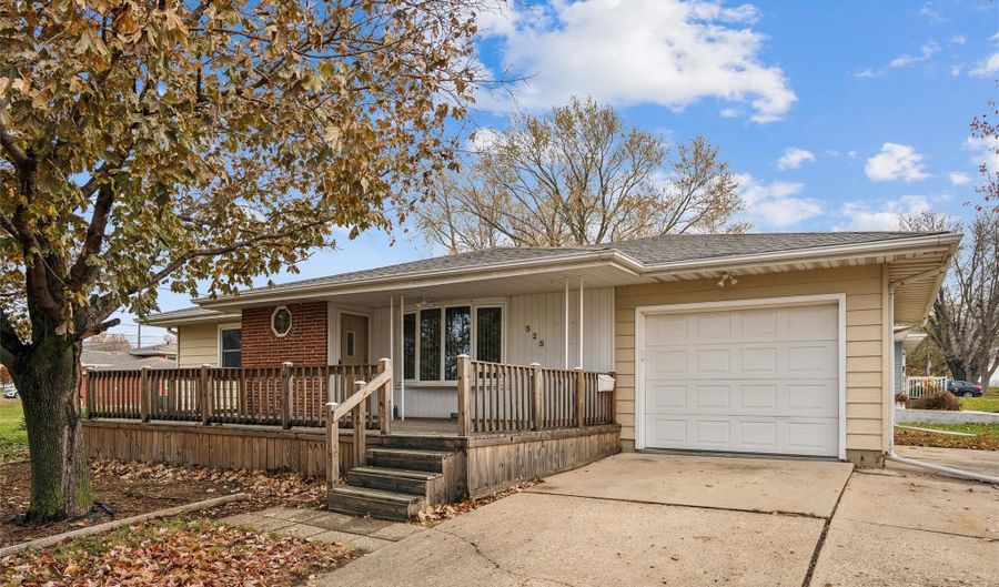 525 SW Westview Dr, Ankeny, IA 50023 - 3 Beds, 1 Bath