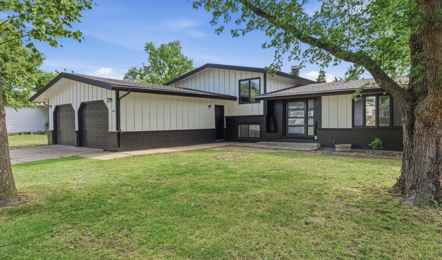 4052 N AUBURN, Bel Aire, KS 67220 - 4 Beds, 3 Bath