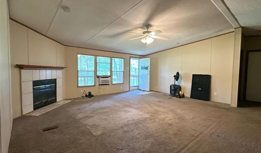 109 Coolibar Ct, Weatherford, TX 76085 - 3 Beds, 2 Bath