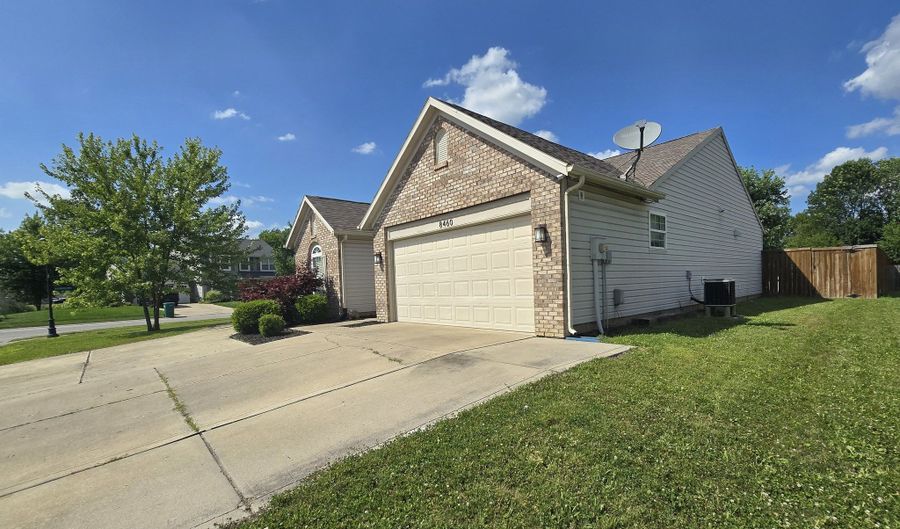 8460 Ferguson Cir, Avon, IN 46123 - 3 Beds, 2 Bath