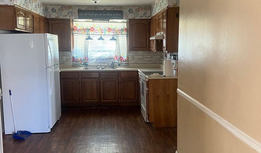 63 S 2nd St, Allen, KY 41601 - 3 Beds, 4 Bath