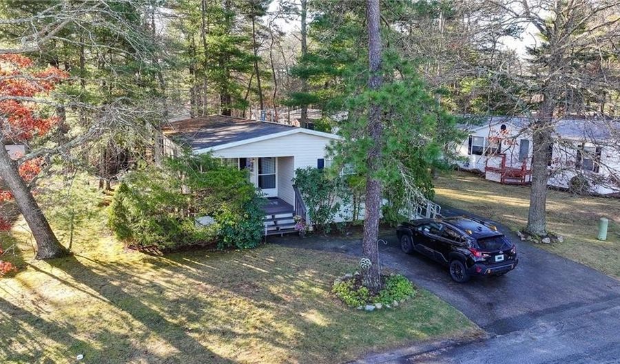 15 Kelly Ln, Coventry, RI 02816 - 2 Beds, 2 Bath