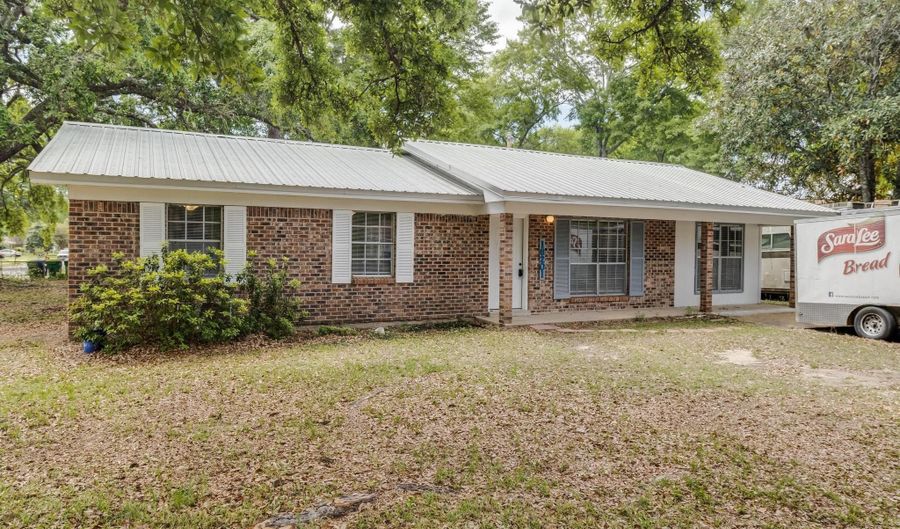 16201 Cervantes Ct, Biloxi, MS 39532 - 4 Beds, 2 Bath