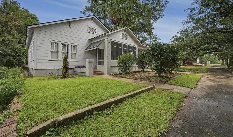 213 First Ave, Albany, GA 31701 - 3 Beds, 2 Bath