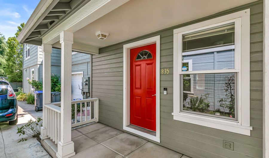 835 Blackberry Ln, Ashland, OR 97520 - 3 Beds, 3 Bath