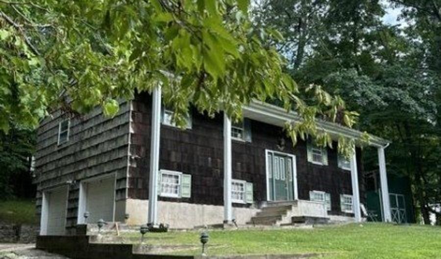 20 Hillsdale Dr, Alloway, NJ 07461 - 3 Beds, 2 Bath