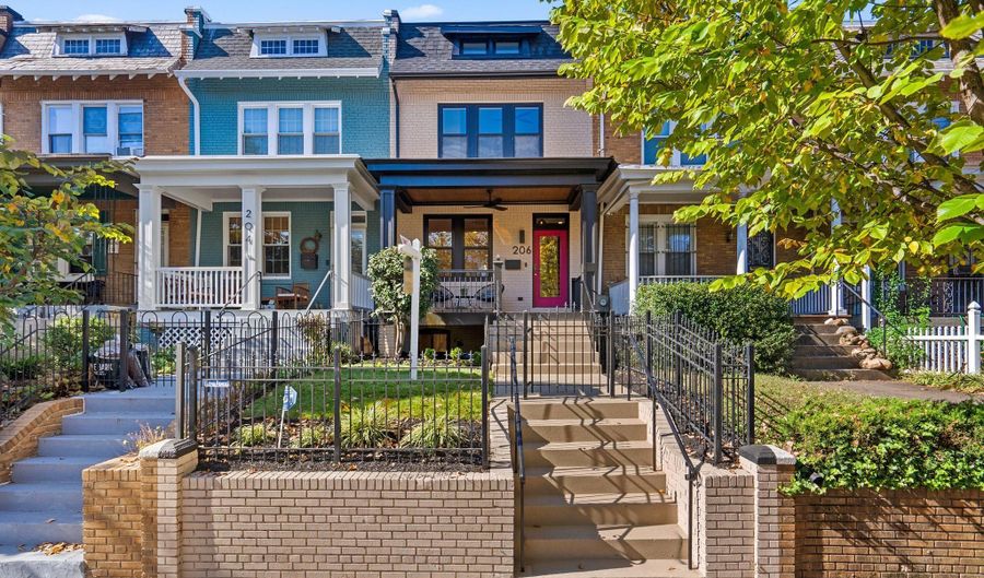 206 17TH St NE, Washington, DC 20002 - 4 Beds, 4 Bath