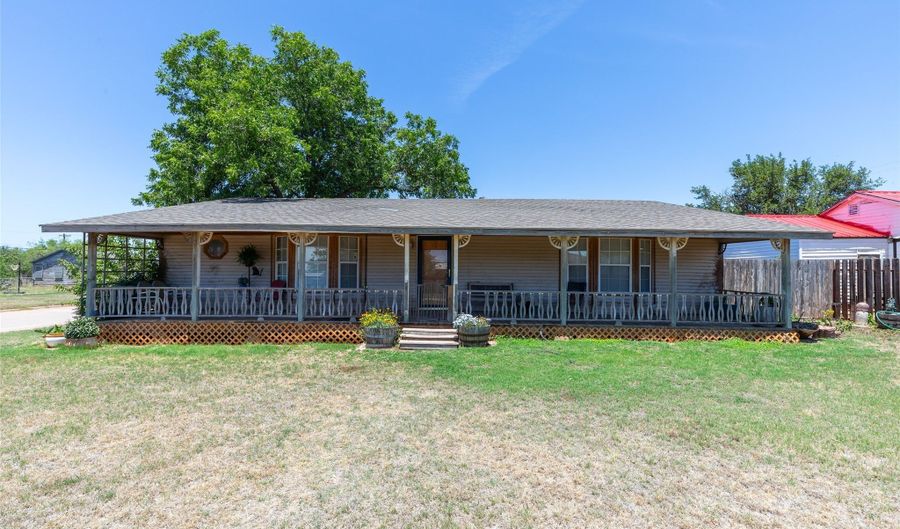 1132 Westover Dr, Anson, TX 79501 - 3 Beds, 3 Bath