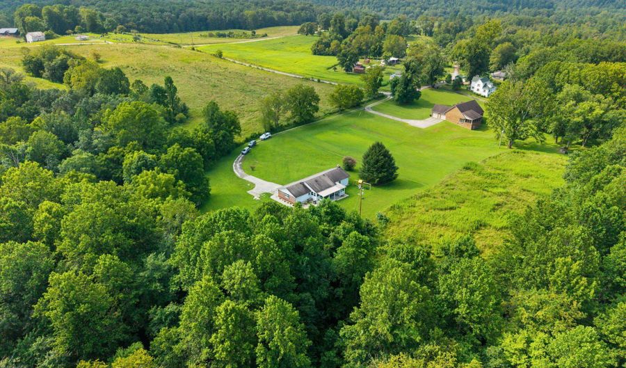315 Hieronymus Loop, Beattyville, KY 41311 - 3 Beds, 3 Bath