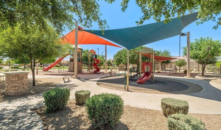 278 S SAN LUIS REY Trl, Casa Grande, AZ 85194 - 5 Beds, 4 Bath