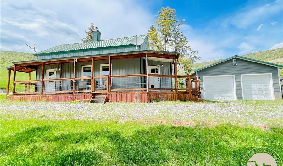 135 N First St, Bearcreek, MT 59007 - 2 Beds, 2 Bath