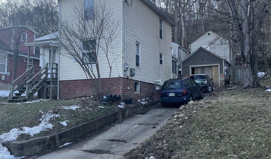 123 Grosvenor St 123, Athens, OH 45701 - 5 Beds, 4 Bath