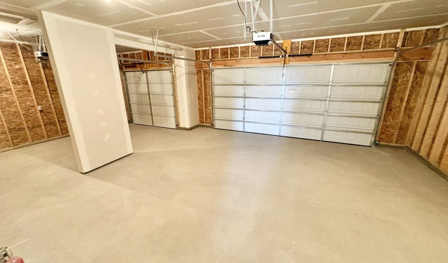 7082 Kettle Dale Ave SE, Alto, MI 49302 - 4 Beds, 3 Bath