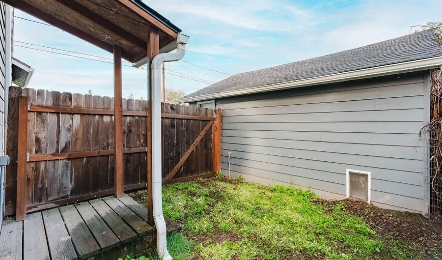 1620 16th Ave SW, Albany, OR 97321 - 2 Beds, 2 Bath