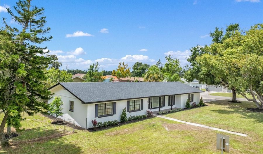 113 LIVE OAK Ct, Auburndale, FL 33823 - 4 Beds, 2 Bath