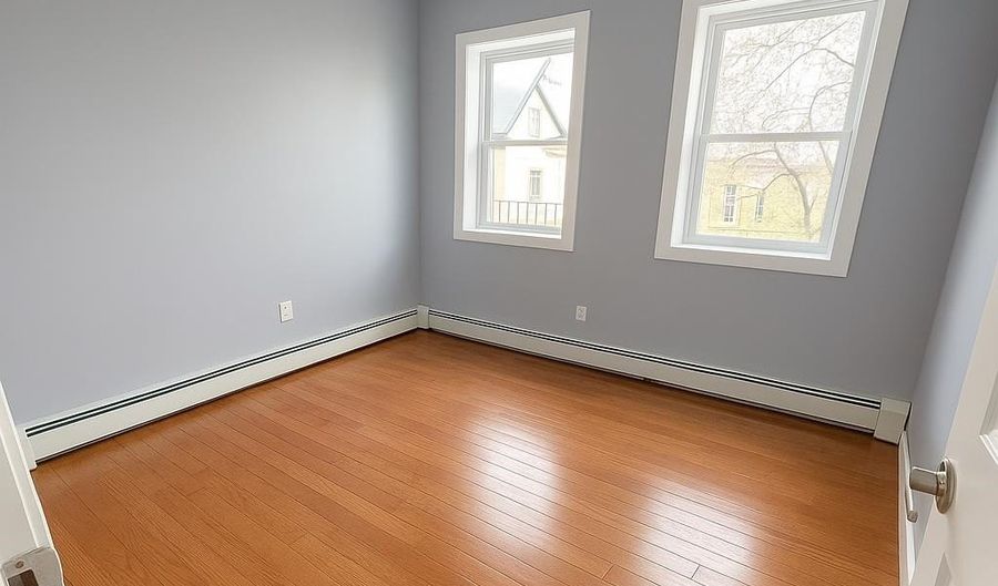 125 W 54TH St 2R, Bayonne, NJ 07002 - 2 Beds, 1 Bath