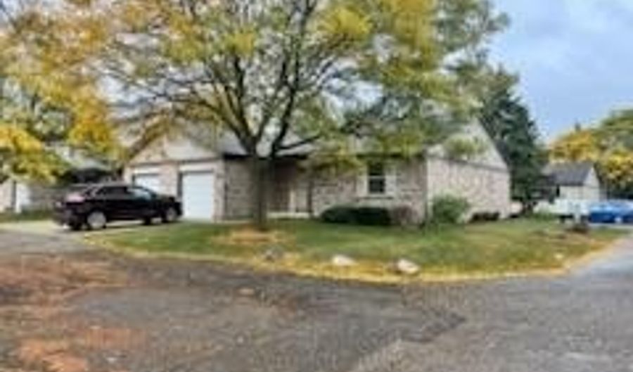 14823 Paris Ct, Allen Park, MI 48101 - 2 Beds, 2 Bath