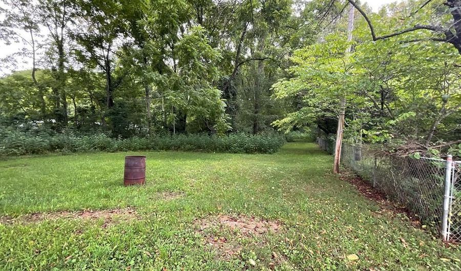 2504 2506 Austinville Rd, Austinville, VA 24312 - 3 Beds, 1 Bath