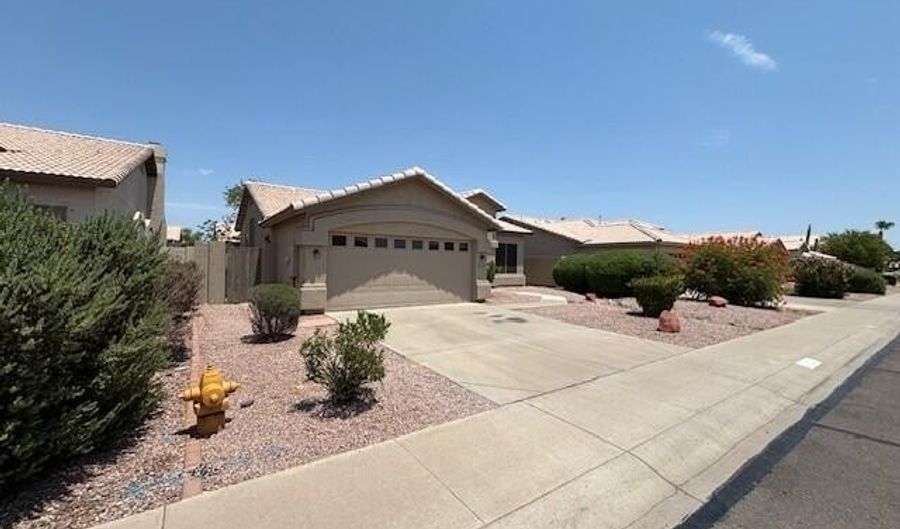 2162 W DUBLIN Ln, Chandler, AZ 85224 - 3 Beds, 2 Bath
