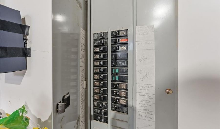 73 Oceanwoods Dr, North Kingstown, RI 02852 - 2 Beds, 2 Bath