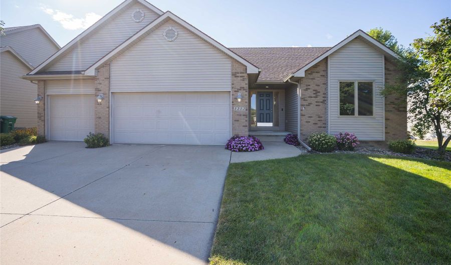 1212 NW Rolling Rock Rd, Ankeny, IA 50023 - 5 Beds, 3 Bath