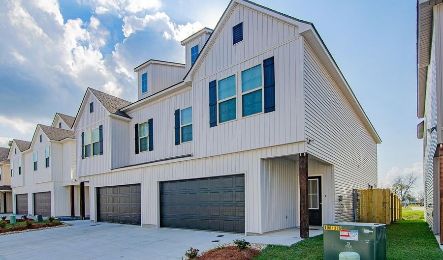 5618 Cottage Lake Dr, Baton Rouge, LA 70820 - 3 Beds, 3 Bath