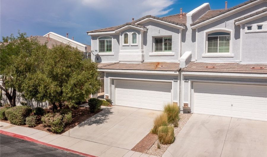 275 Spectacular St, Henderson, NV 89052 - 3 Beds, 3 Bath