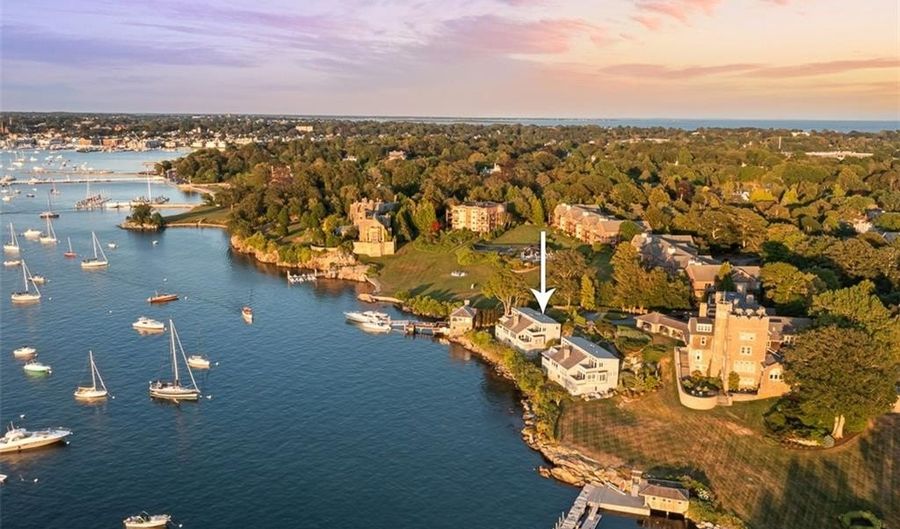 127 Harrison Ave 10, Newport, RI 02840 - 4 Beds, 5 Bath