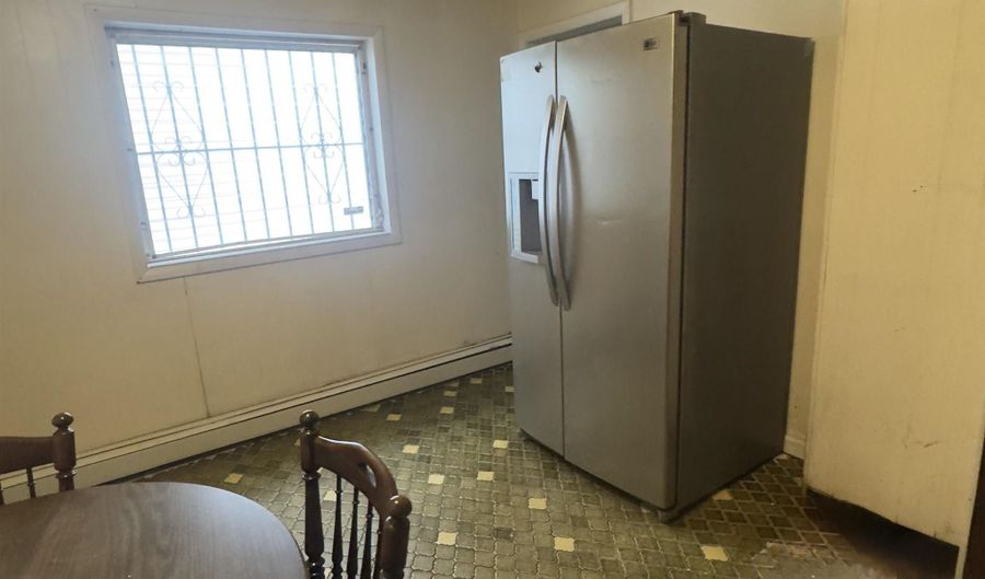 26 S Bellevue Ave, Atlantic City, NJ 08401 - 4 Beds, 2 Bath