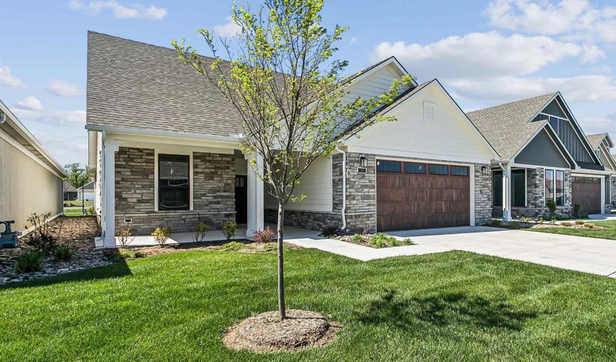 205 S Heritage Way, Andover, KS 67002 - 2 Beds, 2 Bath
