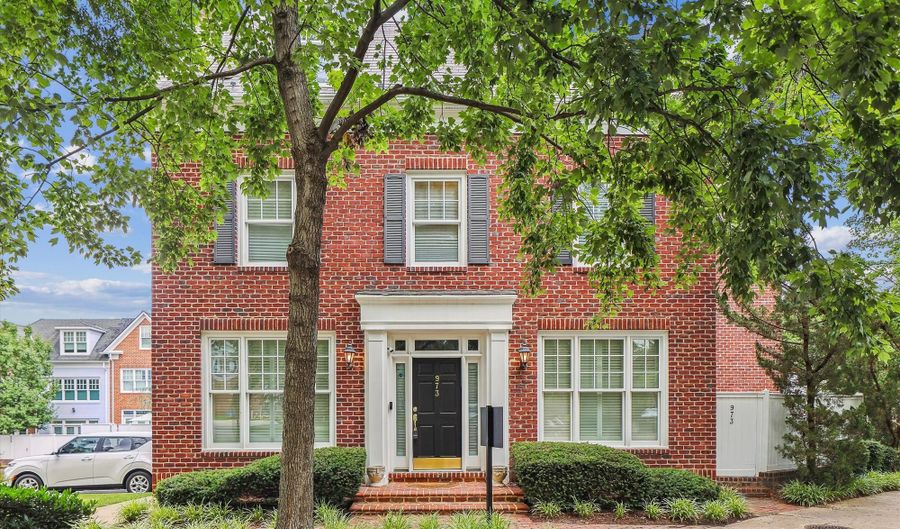 973 POWHATAN St, Alexandria, VA 22314 - 3 Beds, 4 Bath