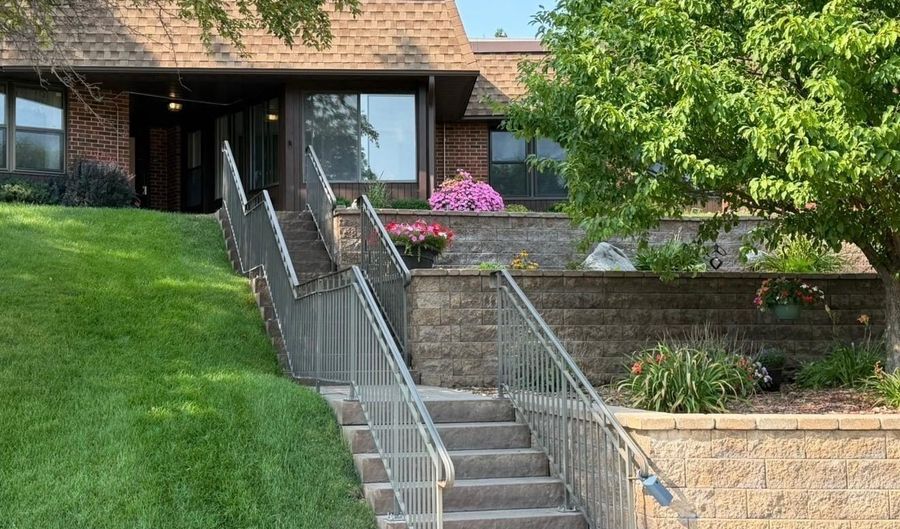 909 Luther Pl 102, Albert Lea, MN 56007 - 2 Beds, 2 Bath