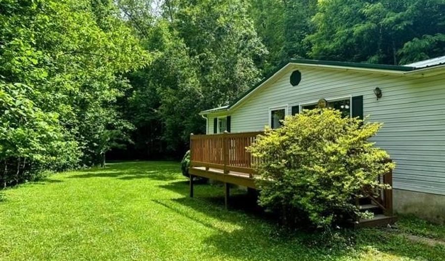 143 Hubert Mccall Dr, Balsam Grove, NC 28708 - 3 Beds, 2 Bath