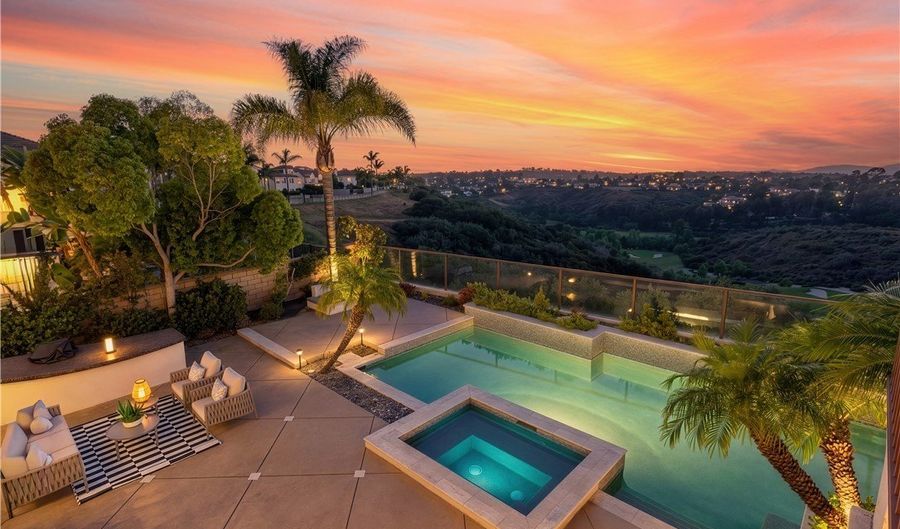 5464 Shannon Rdg, San Diego, CA 92130 - 5 Beds, 5 Bath