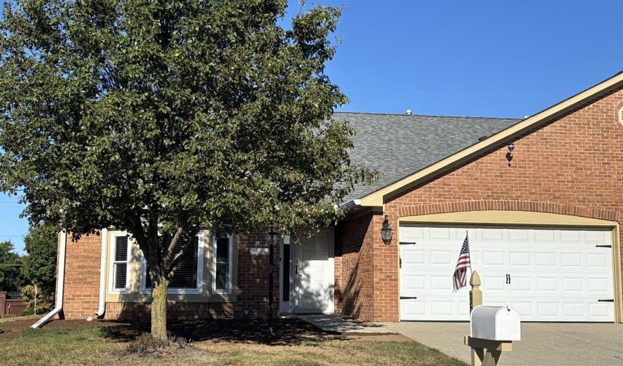 304 Lakewood Ct, Avon, IN 46123 - 2 Beds, 2 Bath