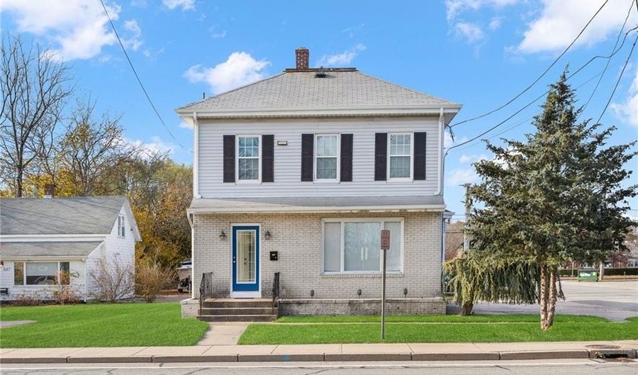 845 Main St, East Greenwich, RI 02818 - 4 Beds, 3 Bath