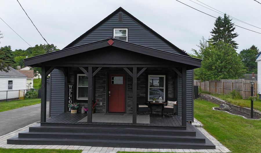 4 Trueworthy Ave, Augusta, ME 04330 - 2 Beds, 2 Bath