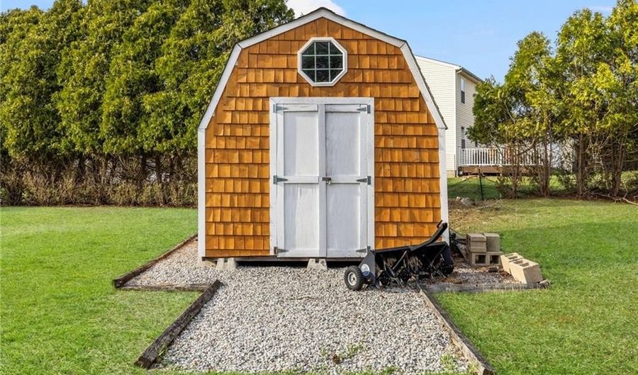 11 Nichole Ln, Coventry, RI 02816 - 3 Beds, 2 Bath