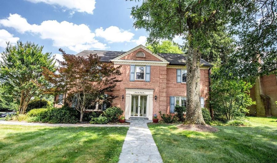 9921 KENTSDALE Dr, Potomac, MD 20854 - 5 Beds, 4 Bath