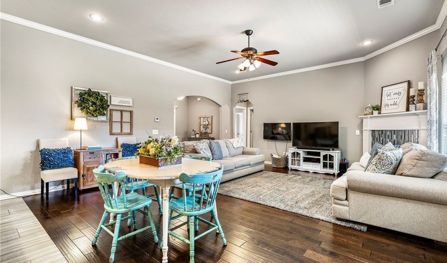 4002 SW Flatrock Cv, Bentonville, AR 72713 - 4 Beds, 2 Bath