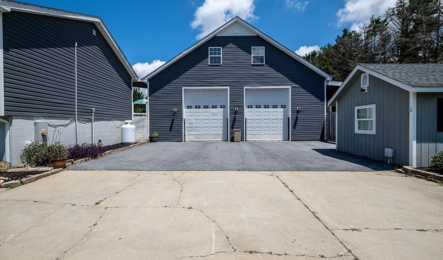 125 DICKENS Ln, Felton, DE 19943 - 3 Beds, 2 Bath