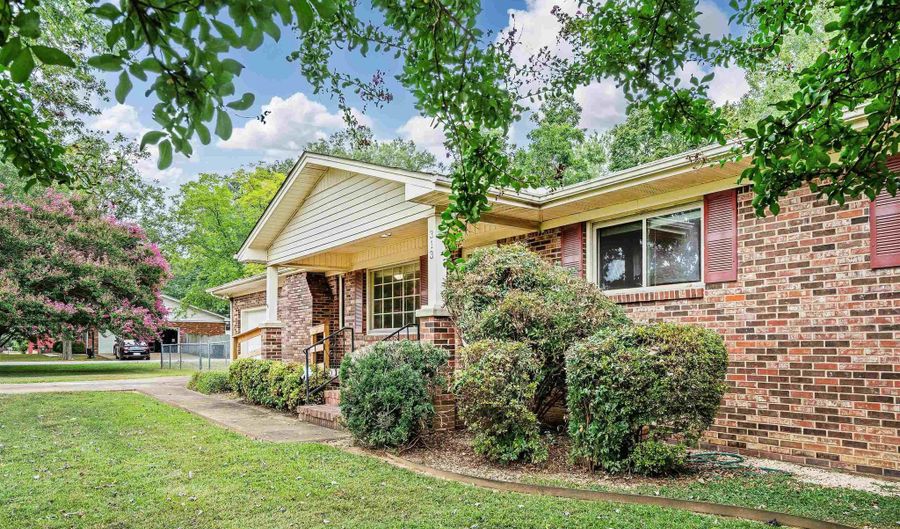 313 Christopher Dr, Athens, AL 35611 - 3 Beds, 2 Bath