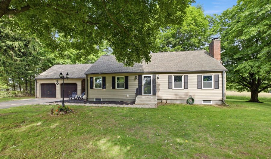 2157 Chamberlain Hwy, Berlin, CT 06037 - 3 Beds, 1 Bath